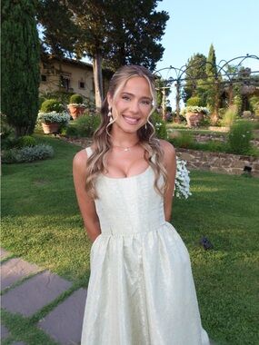 Meet your Posher, Olivia